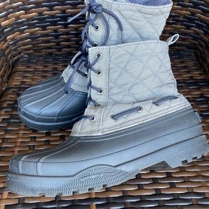 Sperry gray ankle snow boots size 9 M